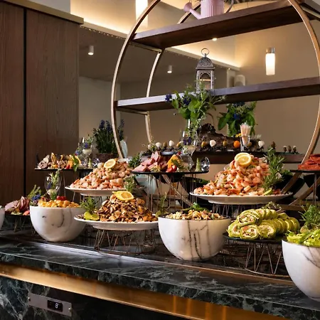 Effect Grand Victoria Hotell 4*