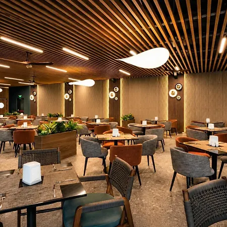 Effect Grand Victoria Hotell 4*