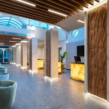 Effect Grand Victoria Hotell 4*