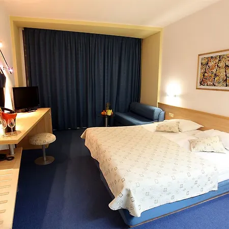 Hotel Effect Grand Victoria 4*