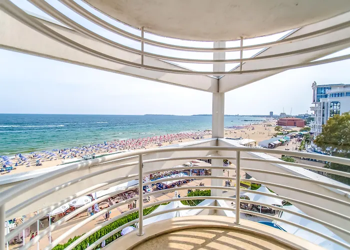 酒店 Effect Grand Victoria 4*