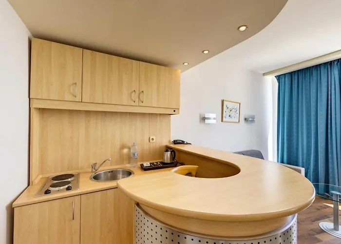 酒店 Effect Grand Victoria 4*