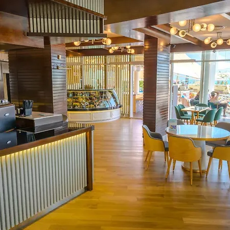 Szálloda Effect Grand Victoria 4*